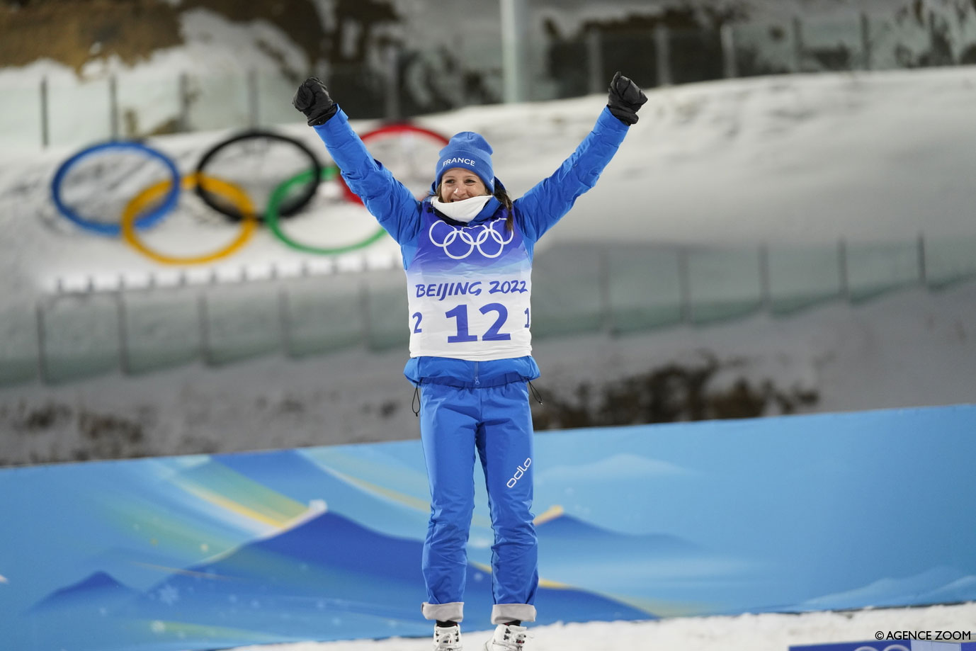 La médaille d’argent olympique d’Anaïs Chevalier-Bouchet sur le 15 km individuel © Michel Cottin - Agence Zoom